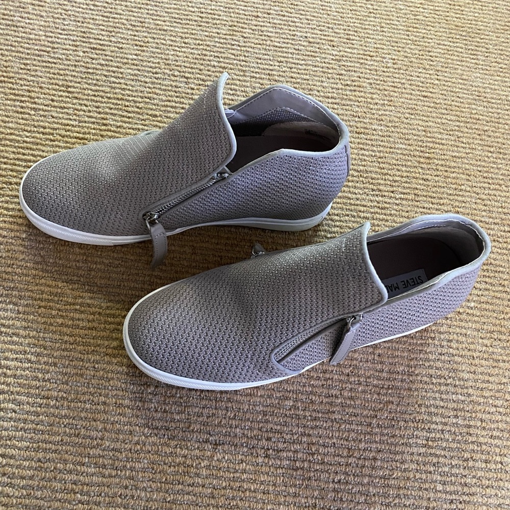 Steve Madden platform shoes , neutral color